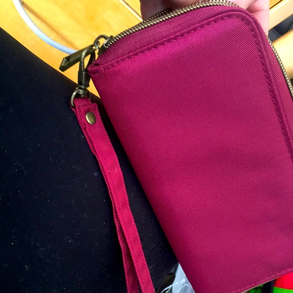 New - TRAVELON .Wallet- Clutch - Picture 5 of 7